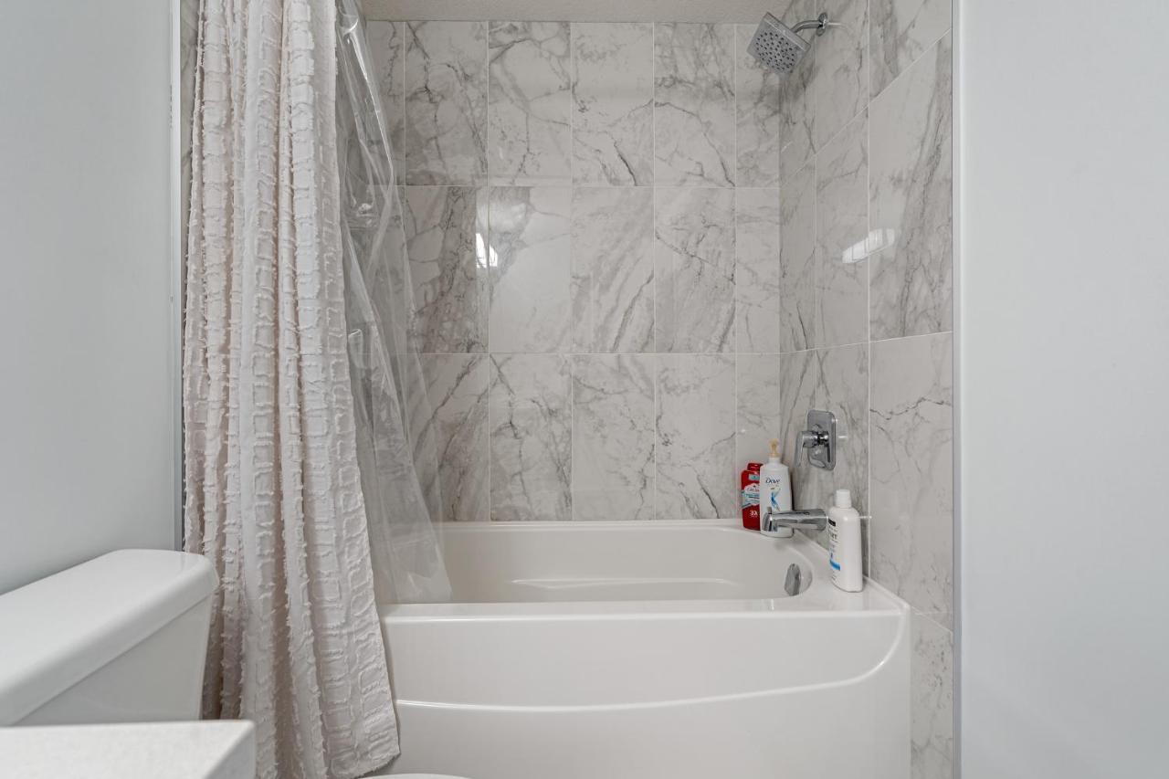 Luxury Spacious Private House Near City Centre YYC Dış mekan fotoğraf