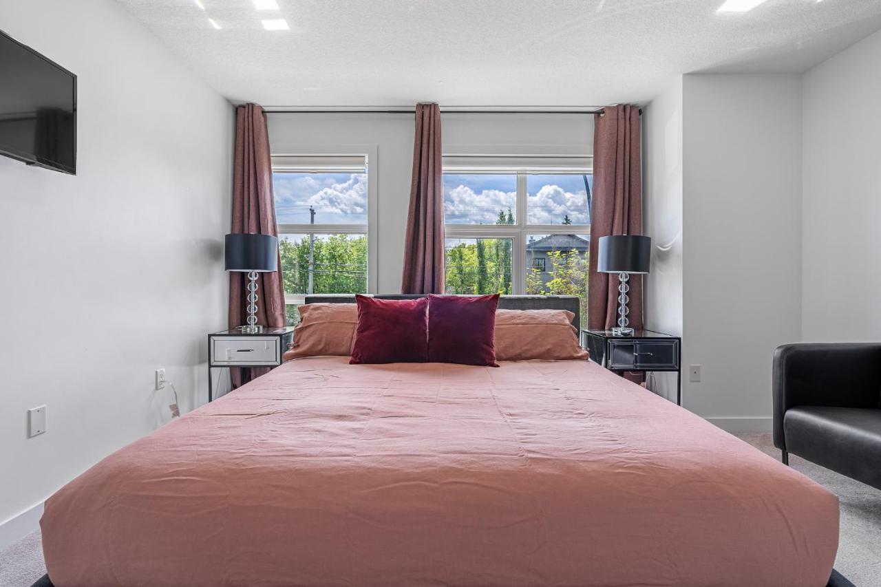 Luxury Spacious Private House Near City Centre YYC Dış mekan fotoğraf