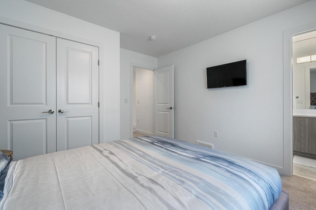 Luxury Spacious Private House Near City Centre YYC Dış mekan fotoğraf