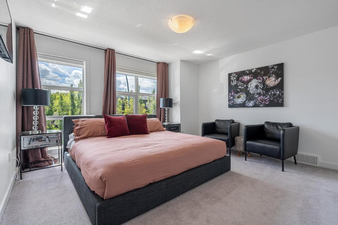 Luxury Spacious Private House Near City Centre YYC Dış mekan fotoğraf