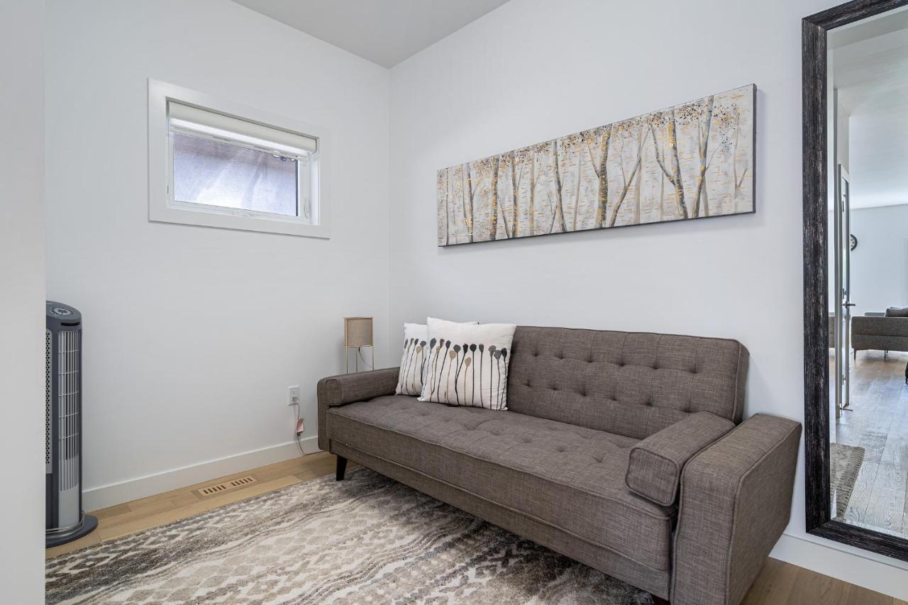 Luxury Spacious Private House Near City Centre YYC Dış mekan fotoğraf