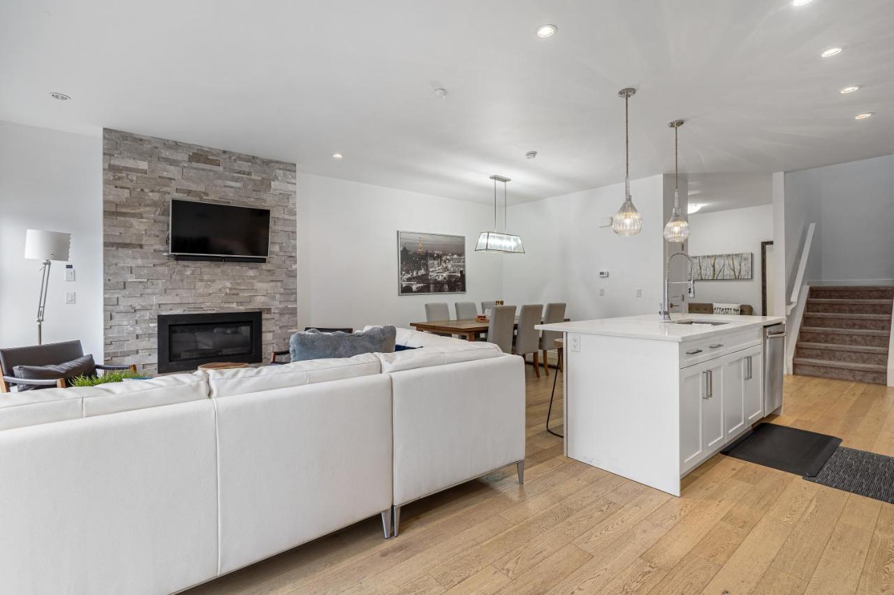 Luxury Spacious Private House Near City Centre YYC Dış mekan fotoğraf